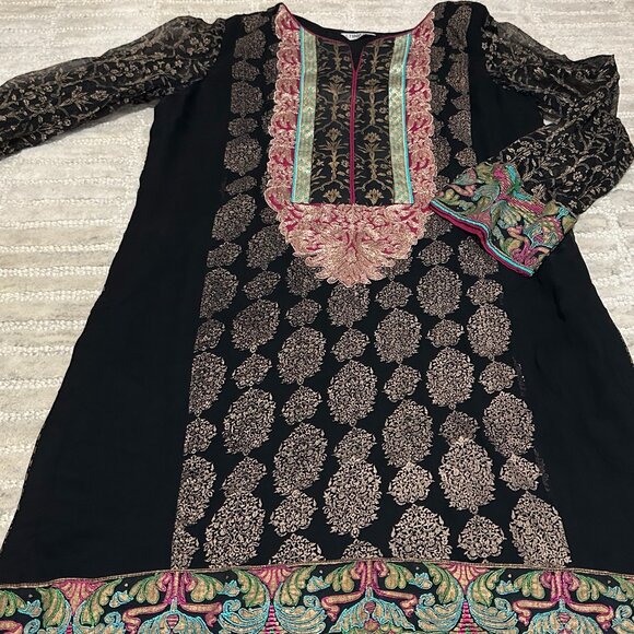 Chinyere Kurta - Picture 1 of 5